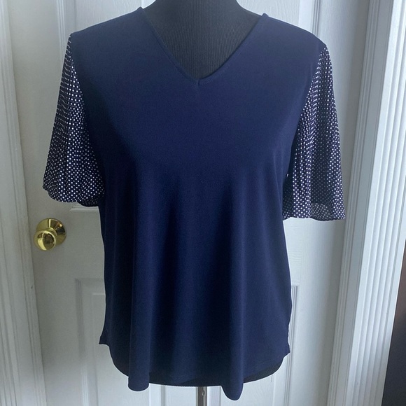 Adrianna Papell Navy Blue V-Neck Top Pleated Polka Dot Flutter Sleeve Sz L NWT - Picture 1 of 6